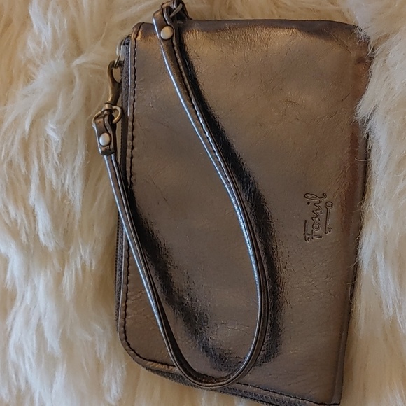 (3) 2 Wristlets (Coach & Fossil) & 1 Makeup Bag (Victoria Secret)! - Picture 6 of 8